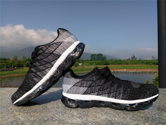 李宁弧型跑鞋,极致软弹跑鞋李宁