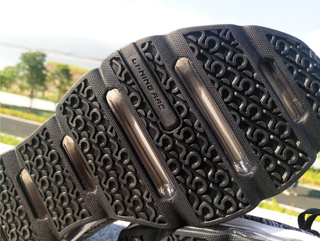 李宁弧型跑鞋,极致软弹跑鞋李宁