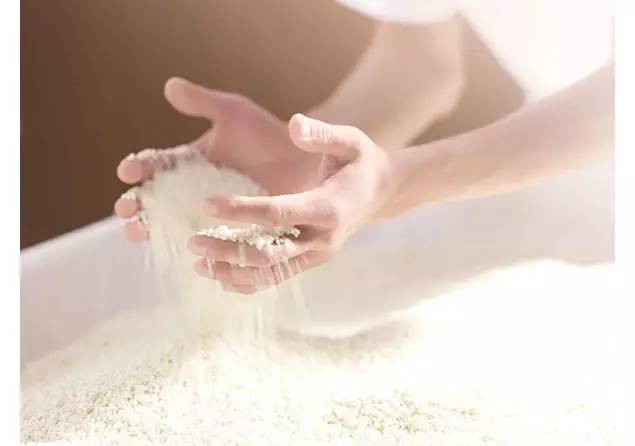 sk精华液敏感肌可以用吗 (skii神仙水为什么叫肌用化妆水)