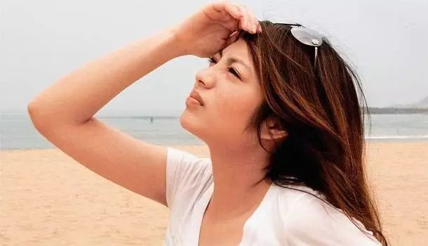 皮肤瘙痒小水泡是怎么回事,脚皮肤小水泡瘙痒怎么回事