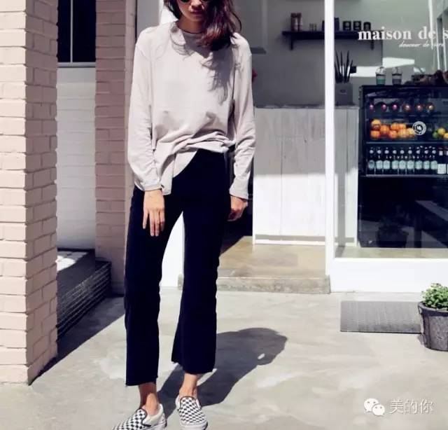 休闲九分裤搭配运动鞋好看吗,直筒九分裤怎么搭配运动鞋