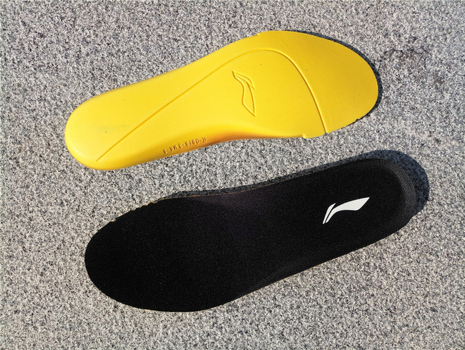 李宁弧型跑鞋,极致软弹跑鞋李宁