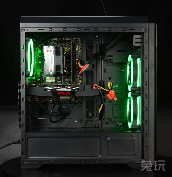 愿情怀的世界里没有卡顿极途游戏主机挑战CSGO