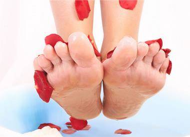 秋天润肺去燥的泡脚方,秋天泡脚的最佳时机