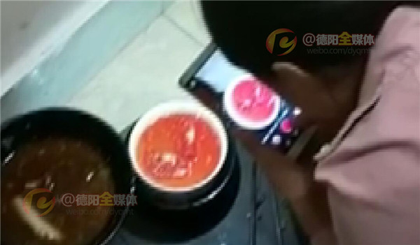 吃番茄不小心吃了里面的蛆,火龙果里面吃出蛆