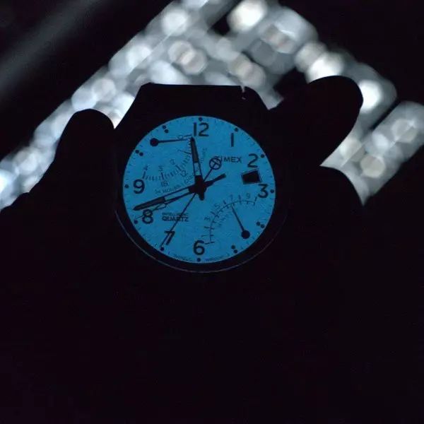 手表不一定要戴在手上面,手表不能超过15万