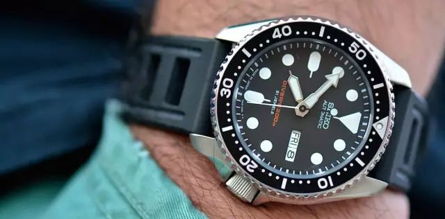 手表不一定要戴在手上面,手表不能超过15万