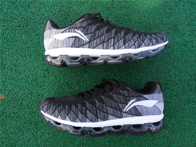 李宁弧型跑鞋,极致软弹跑鞋李宁