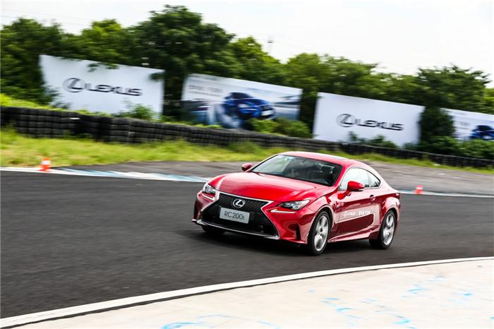 “型与动,不妥协”赛道体验雷克萨斯IS