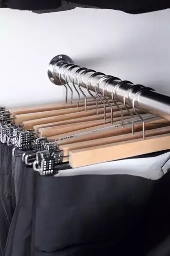 衣架选不好，你的贵衣服都毁了！