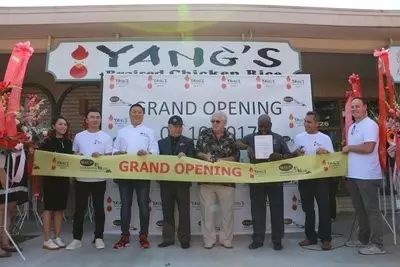 国外黄焖鸡米饭多少钱,黄焖鸡米饭卖多少钱