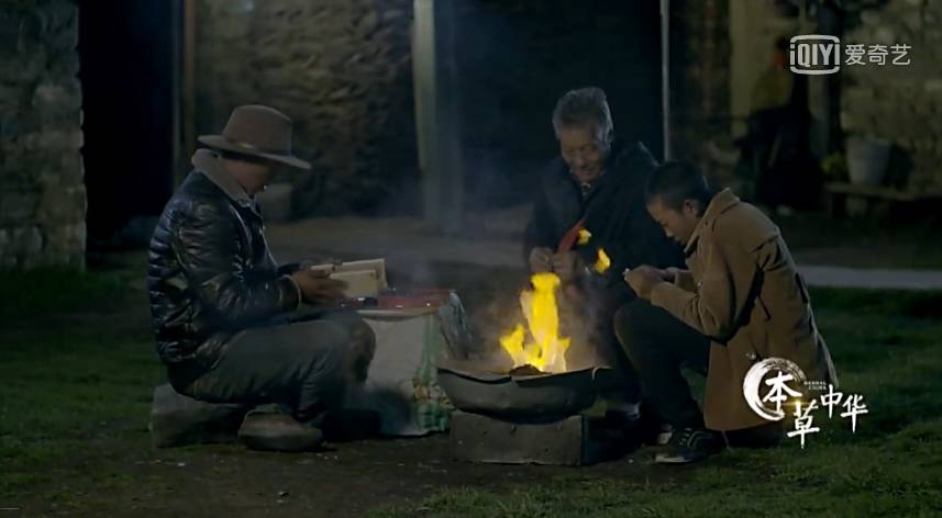 为了看这部豆瓣8.9的纪录片，我去商场买了一台4K电视