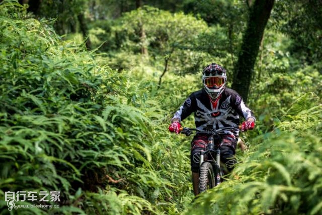 快到10毫秒——来亚洲自行车展现场试骑倍速E-BIKE