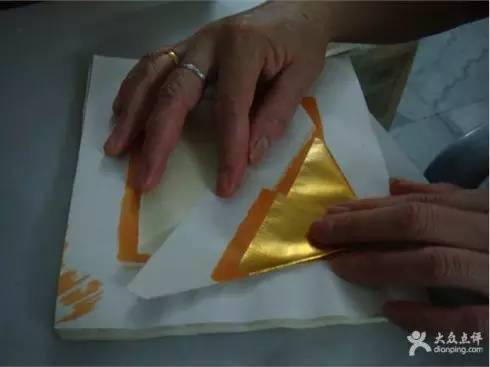 黄纸手工折纸菠萝元宝,中秋节元宝折纸的教程简单又漂亮