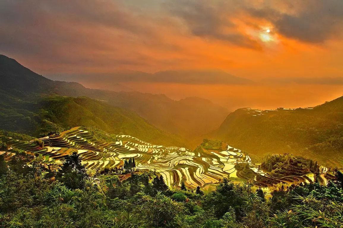 它是离欧洲“最近”的中国县城，私藏无限风光和诱人美食！杭州人高铁直达~