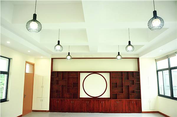 这所小学不仅拥有无敌湖景,还有一个滨江历史博物馆