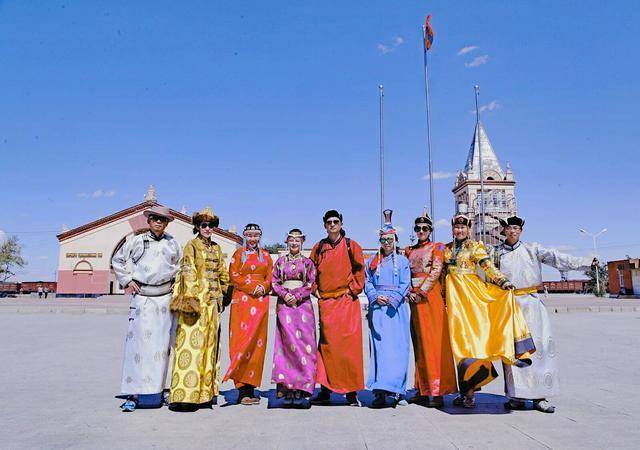 穿着蒙装游蒙古国漏了这个细节引来吃瓜群众围观