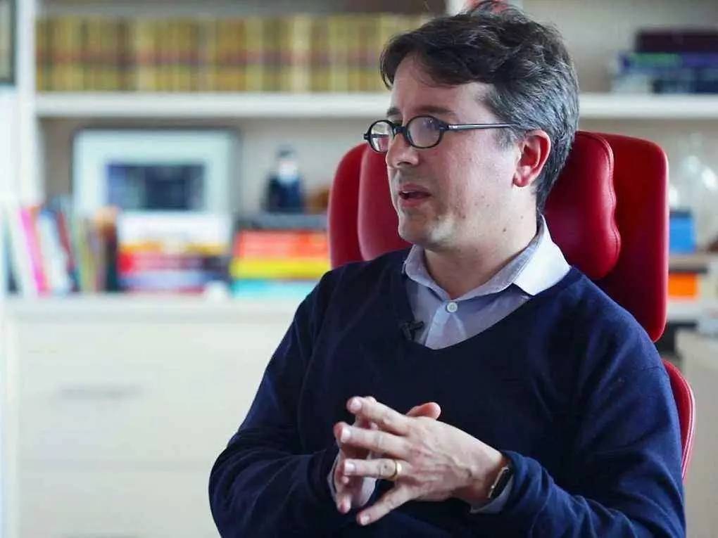 和女朋友约会迟到了怎么道歉,约会迟到女生生气怎么道歉