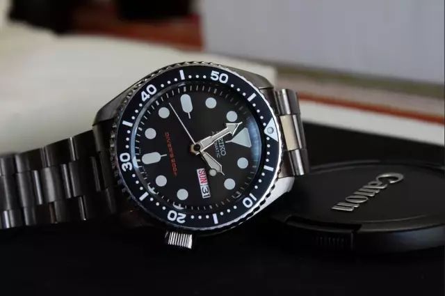 手表不一定要戴在手上面,手表不能超过15万