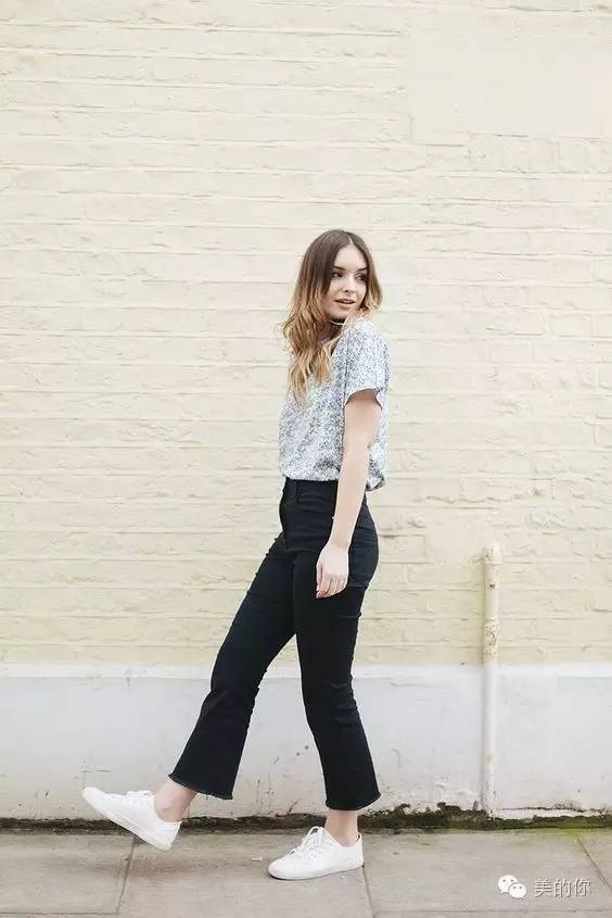 休闲九分裤搭配运动鞋好看吗,直筒九分裤怎么搭配运动鞋