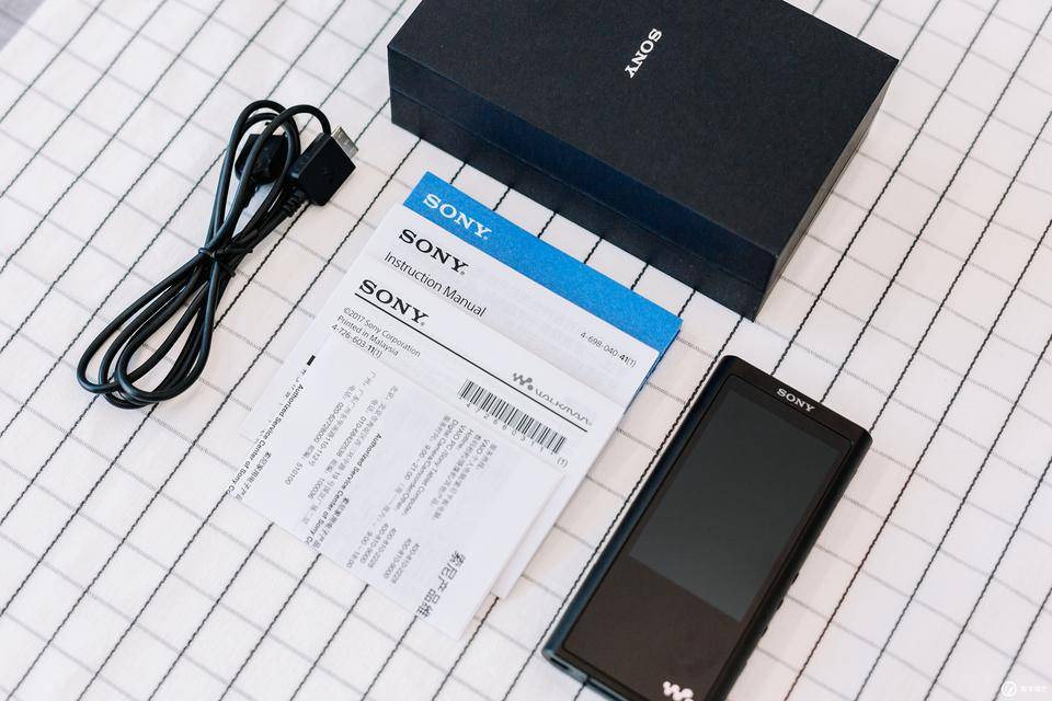 索尼walkmana300测评,索尼nw-a306和zx300a哪个好