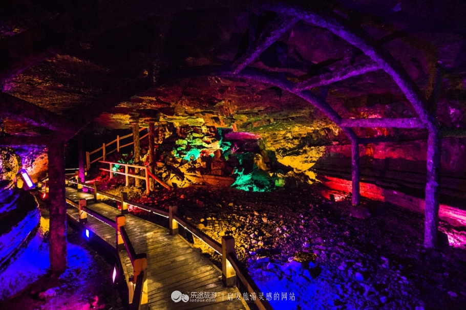 火山口探秘完整视频,镜泊湖地下森林火山口