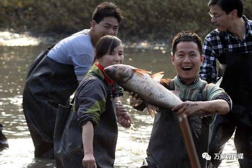 头条丨大家好！我叫巴马，这是我的简历，请多多关照！
