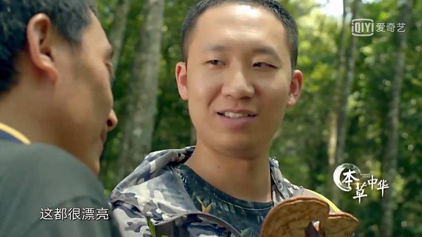 为了看这部豆瓣8.9的纪录片，我去商场买了一台4K电视