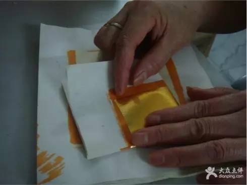 黄纸手工折纸菠萝元宝,中秋节元宝折纸的教程简单又漂亮