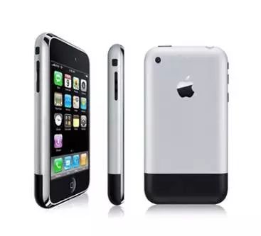 朋友圈被“10年前的手机”刷屏了，小布老泪纵横······