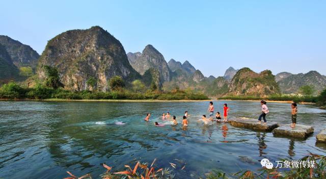 头条丨大家好！我叫巴马，这是我的简历，请多多关照！