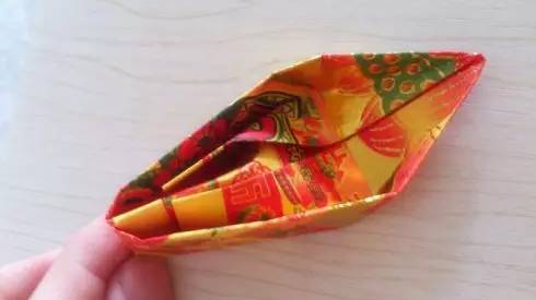 黄纸手工折纸菠萝元宝,中秋节元宝折纸的教程简单又漂亮