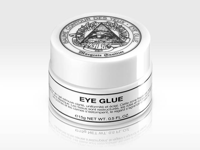 抹上这个眼霜，立刻感觉眼部皮肤被拉平、提亮了！