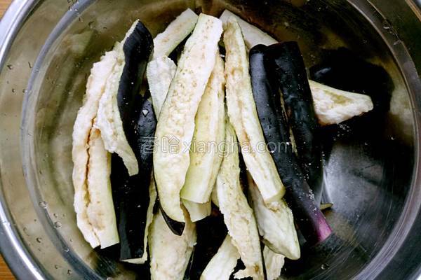 生拌茄子的热量有多少,生拌茄子丝