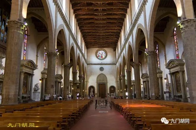 佛罗伦萨建筑圣十字教堂的特色 (圣十字教堂在佛罗伦萨位置)