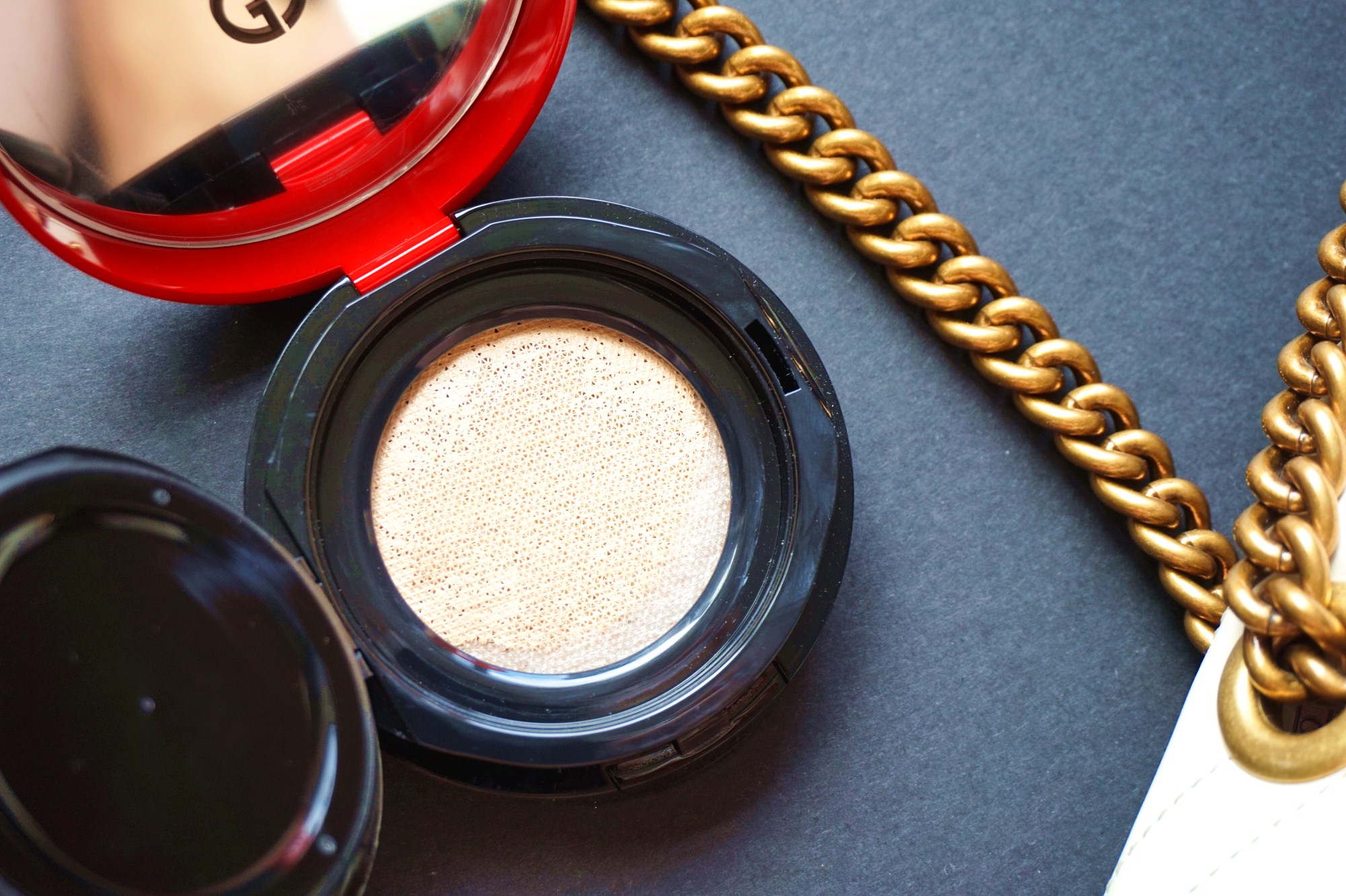 阿玛尼粉底液和红气垫测评,底妆之王