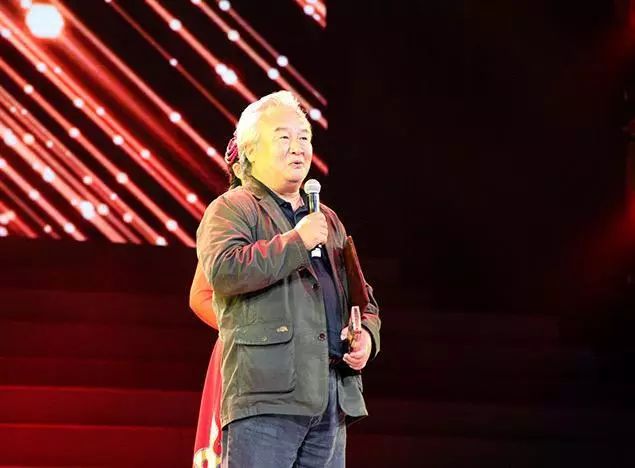 璧拌繘鐢靛奖涓栫晫鎰熷彈鍏夊奖榄呭姏,璧拌繘鍏夊奖涓栫晫