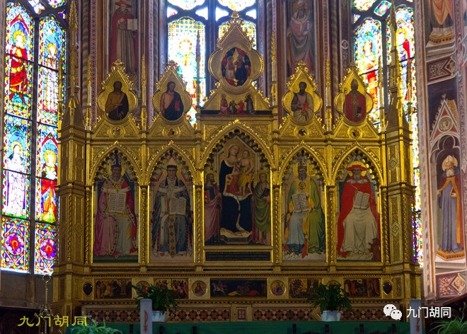 佛罗伦萨建筑圣十字教堂的特色 (圣十字教堂在佛罗伦萨位置)