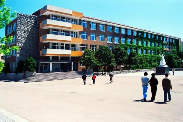 为什么一定要上大学,青岛科技大学给你答案!