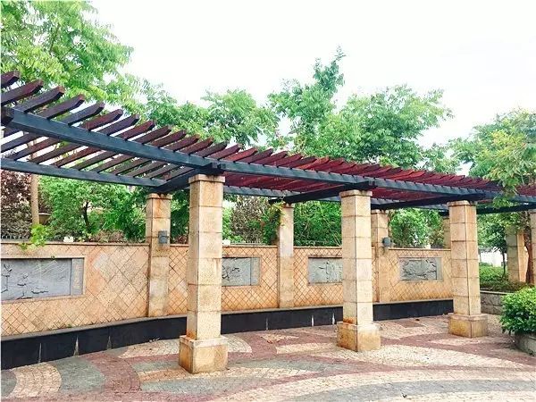 这所小学不仅拥有无敌湖景,还有一个滨江历史博物馆