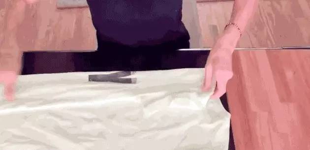 衣服怎么叠放在柜子里整齐,怎么叠衣服又快又整齐