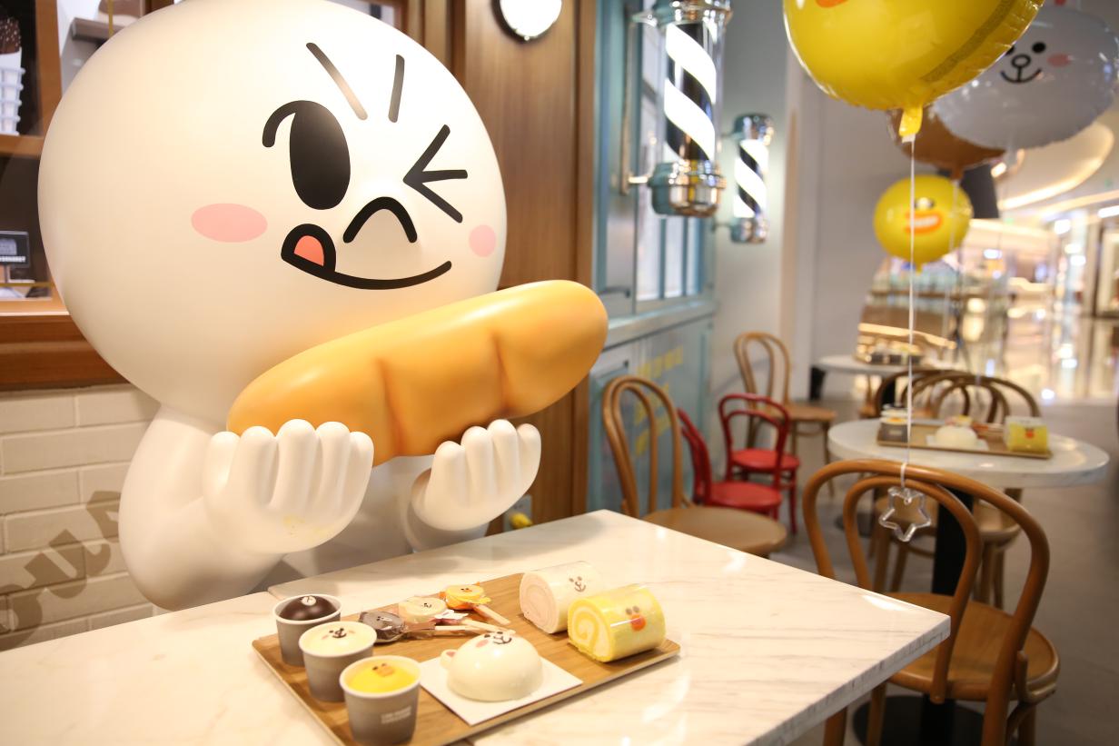 今日消费资讯：卷福确认出演《吉普赛男孩》、SupremexKAWS或将成真