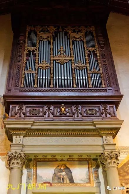 佛罗伦萨建筑圣十字教堂的特色 (圣十字教堂在佛罗伦萨位置)