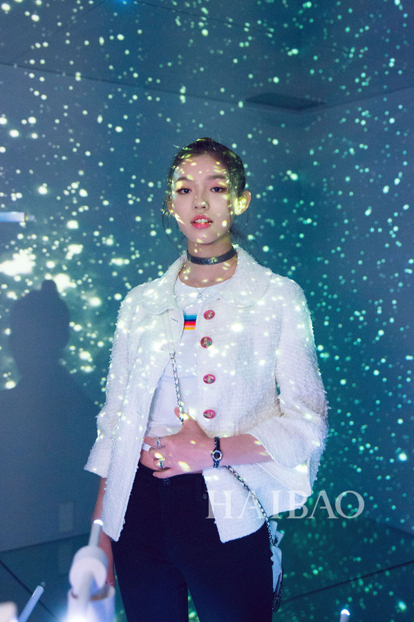 “美人鱼”专属夏日青春气息！「报君潮流眼」之林允：穿上粉红小礼裙，化身灵动潇洒的白日梦女！