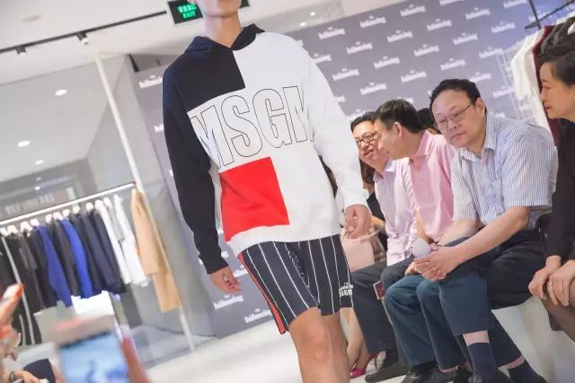 爆款已经看腻了你却还在做烂大街的伪时髦？