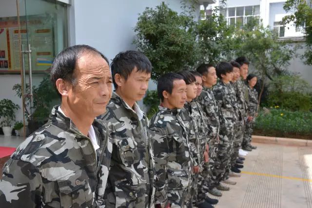 贫困户在外省工作有没有1000元拿,贫困户人群在外工作需要多少补贴