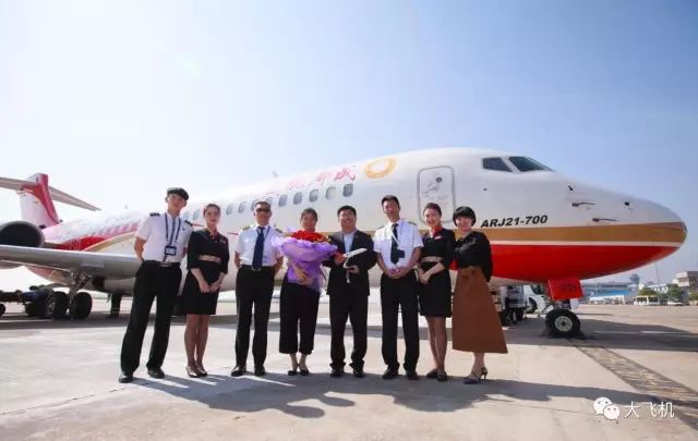 会开飞机的机器人,会开飞机的建筑师