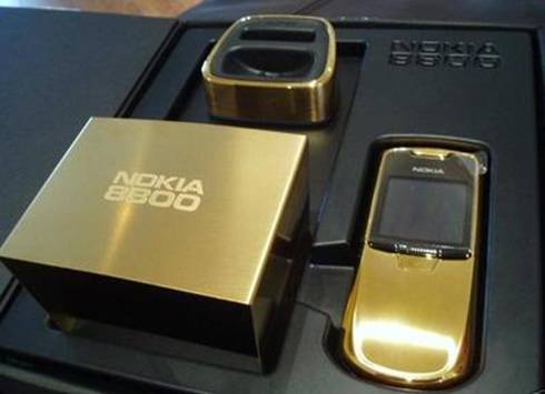 朋友圈被“10年前的手机”刷屏了，小布老泪纵横······