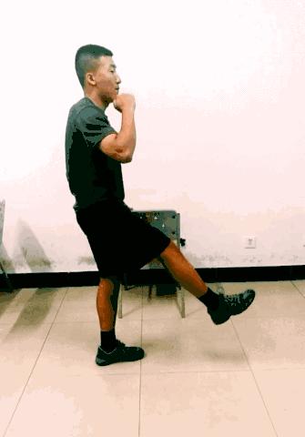 怎么练成军人的身材,军人身材怎么练
