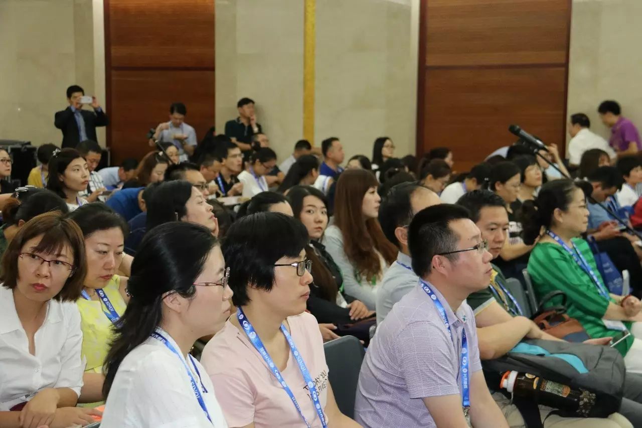 ccos鐩存挱,ccos鐪肩瀛︽湳